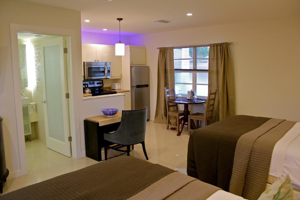 Point O'Rocks Captiva Beach Resort מראה חיצוני תמונה