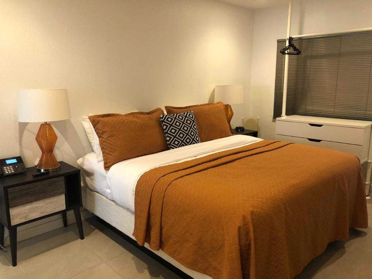 Point O'Rocks Captiva Beach Resort מראה חיצוני תמונה