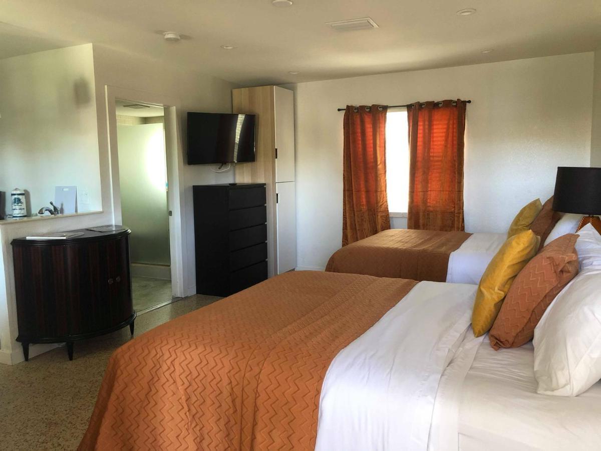 Point O'Rocks Captiva Beach Resort מראה חיצוני תמונה