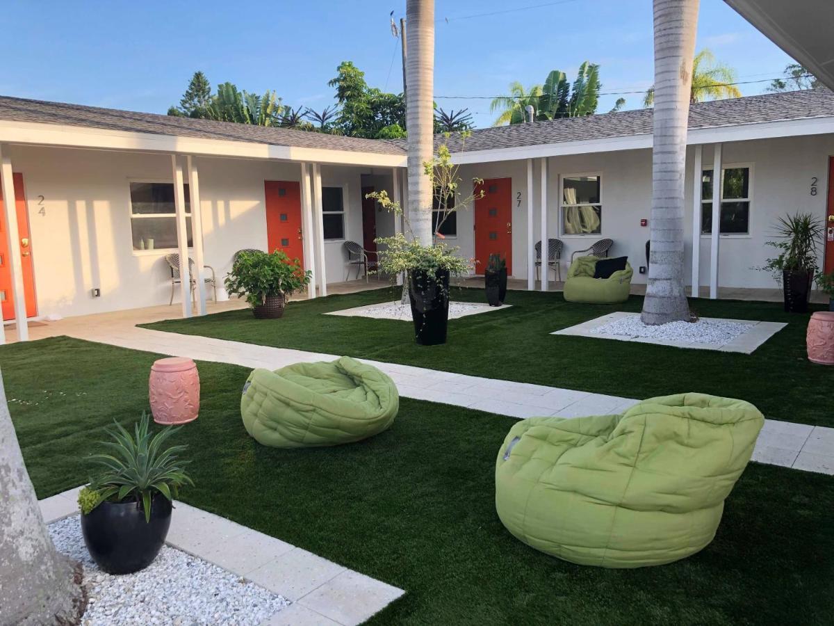 Point O'Rocks Captiva Beach Resort מראה חיצוני תמונה