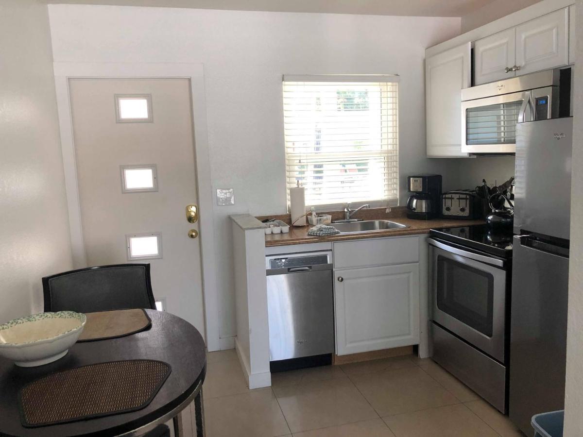 Point O'Rocks Captiva Beach Resort מראה חיצוני תמונה