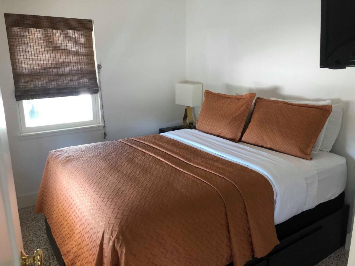Point O'Rocks Captiva Beach Resort מראה חיצוני תמונה