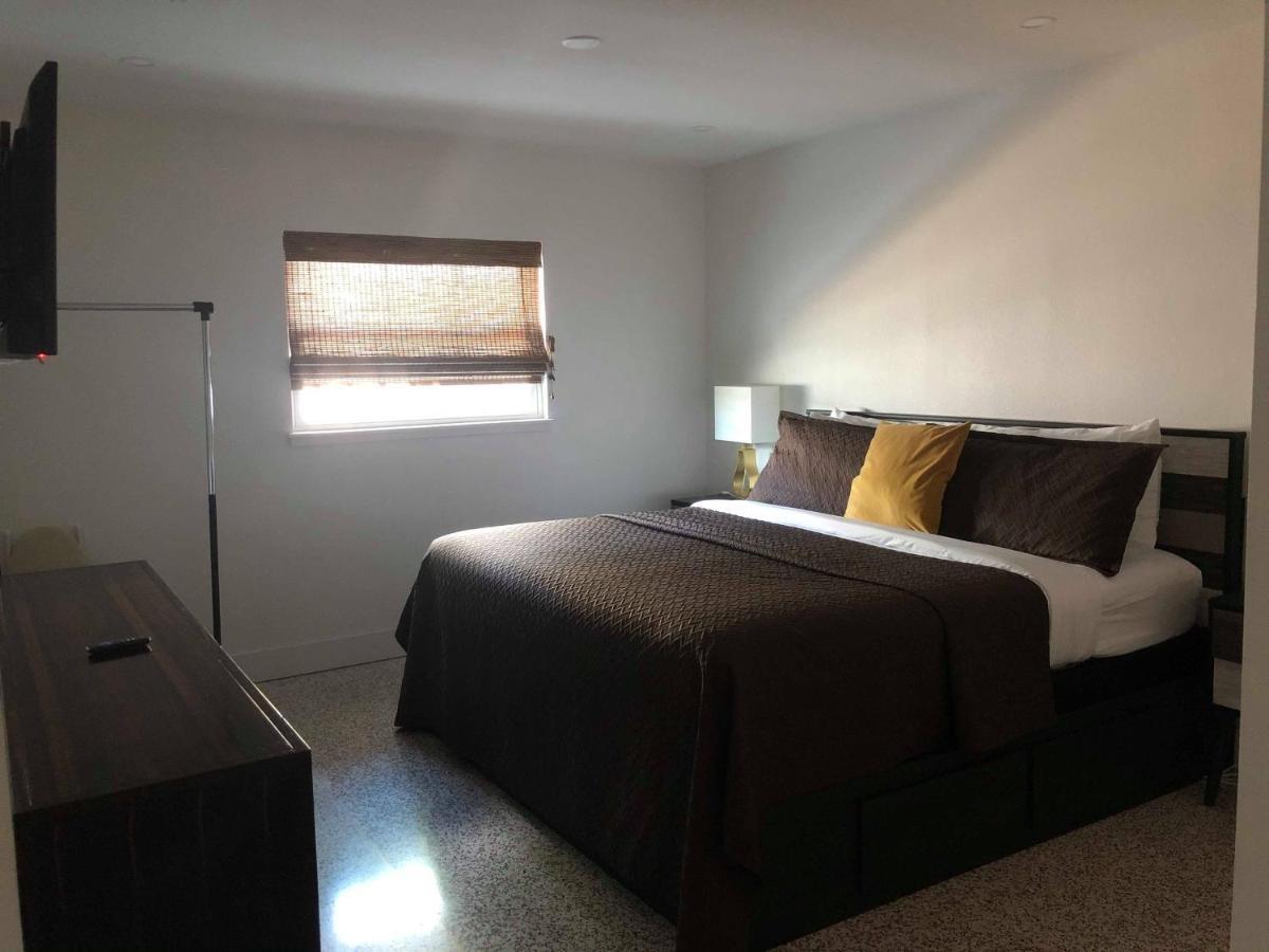 Point O'Rocks Captiva Beach Resort מראה חיצוני תמונה