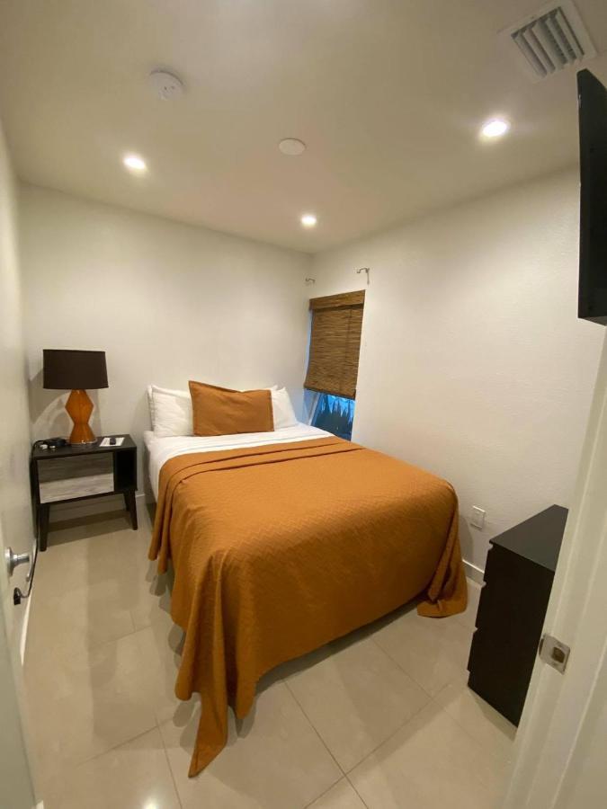 Point O'Rocks Captiva Beach Resort מראה חיצוני תמונה